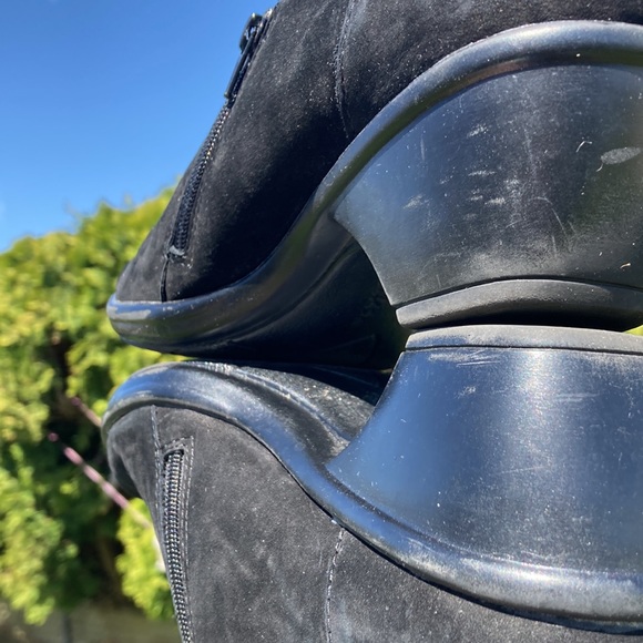 Clarks Ankle Slip On Boot Heeled Black Leather Women’s Size 9 - Picture 8 of 10